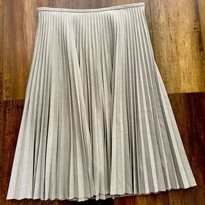 Anne Klein pleated skirt size 8
